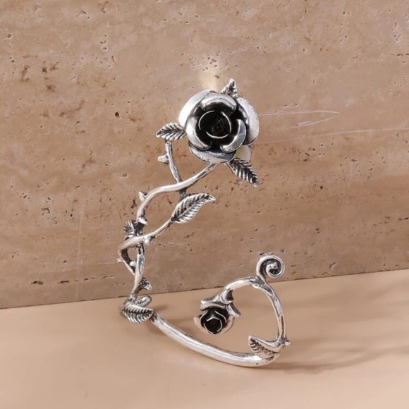 🌹 Awesome Rustic Look Rose Floral Flower Vine Leaf Ear Cuff 🌹 - Picture 2 of 3